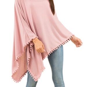 Magic Scarf. Pom Pom Poncho
